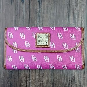 Dooney & Bourke wallet